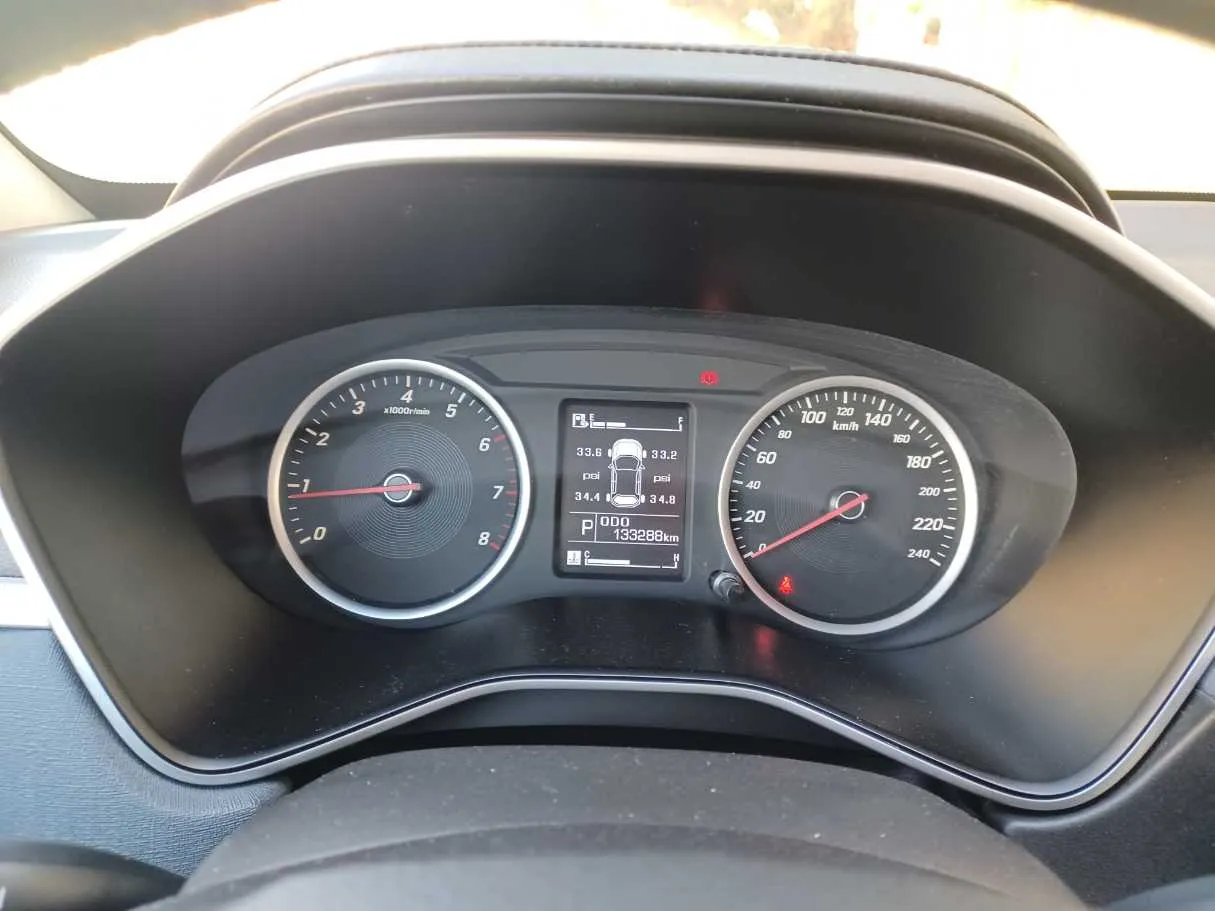 Car image 17