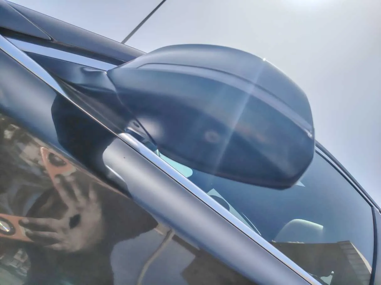 Car image 27