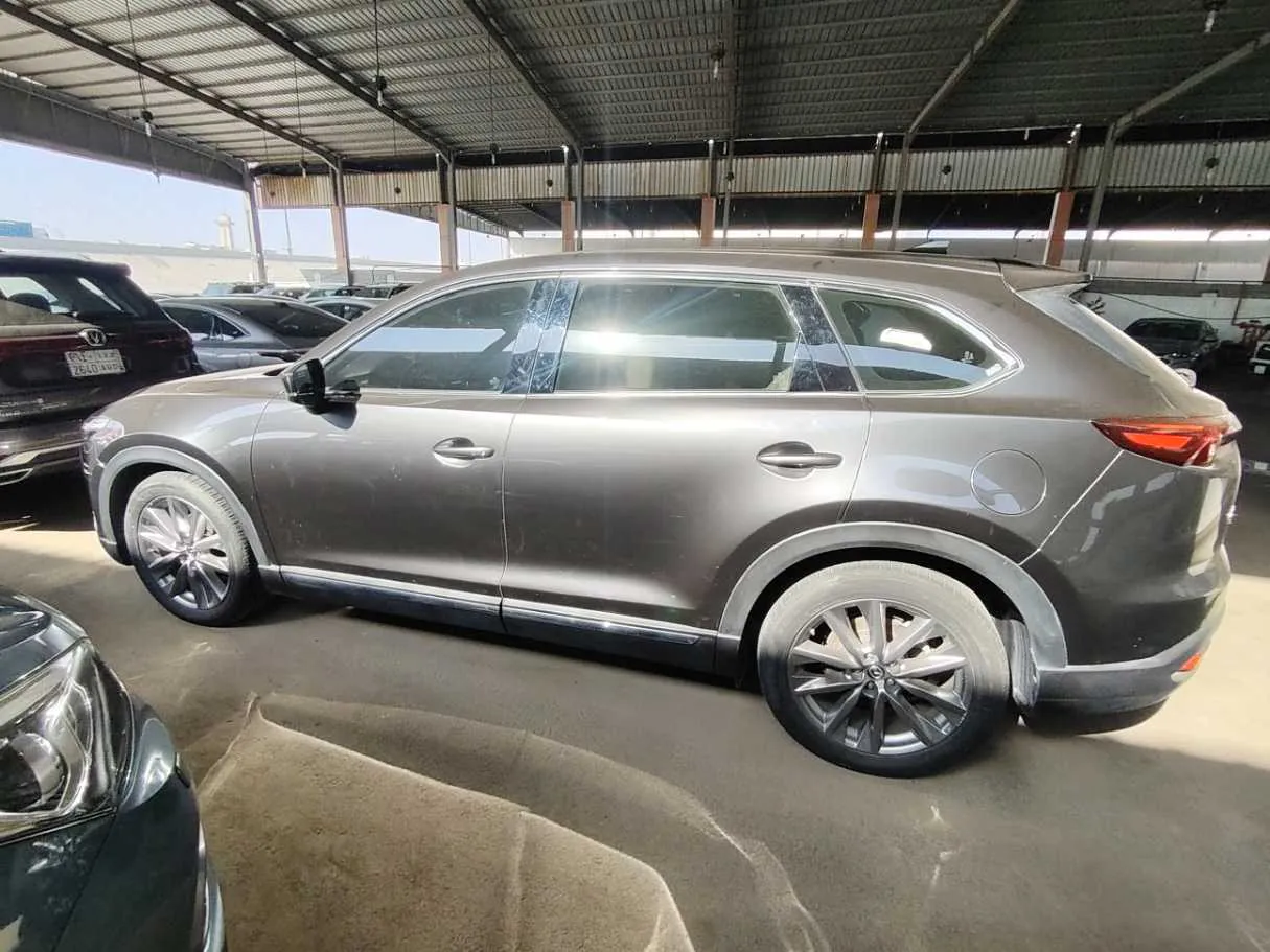 Car image 8