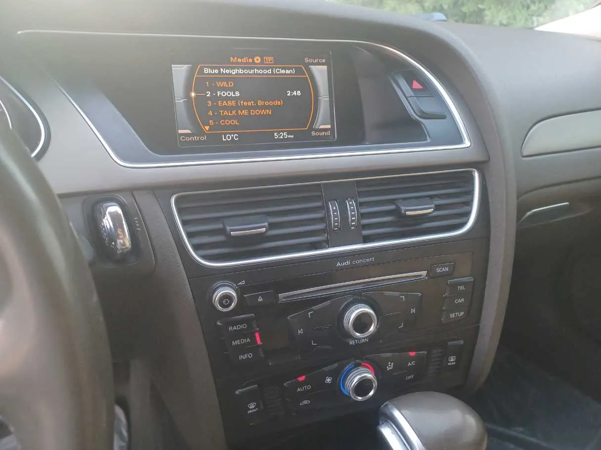 Car image 18