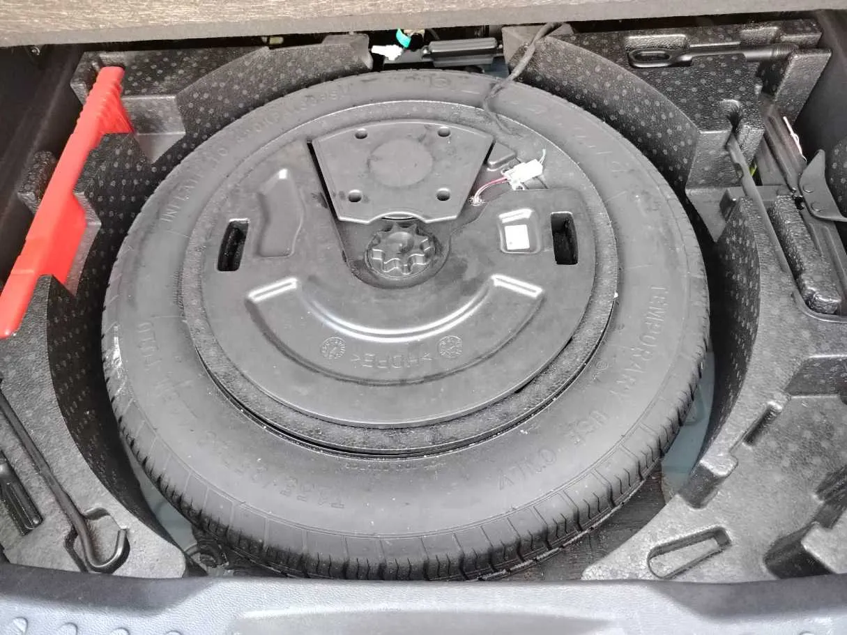 Car image 42