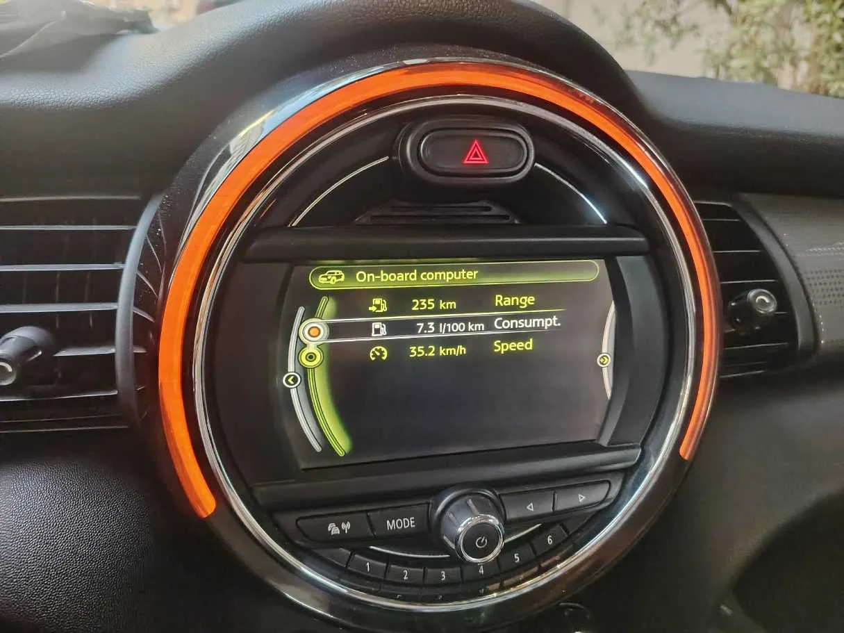 Car image 22