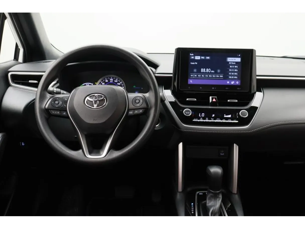 Car image 15