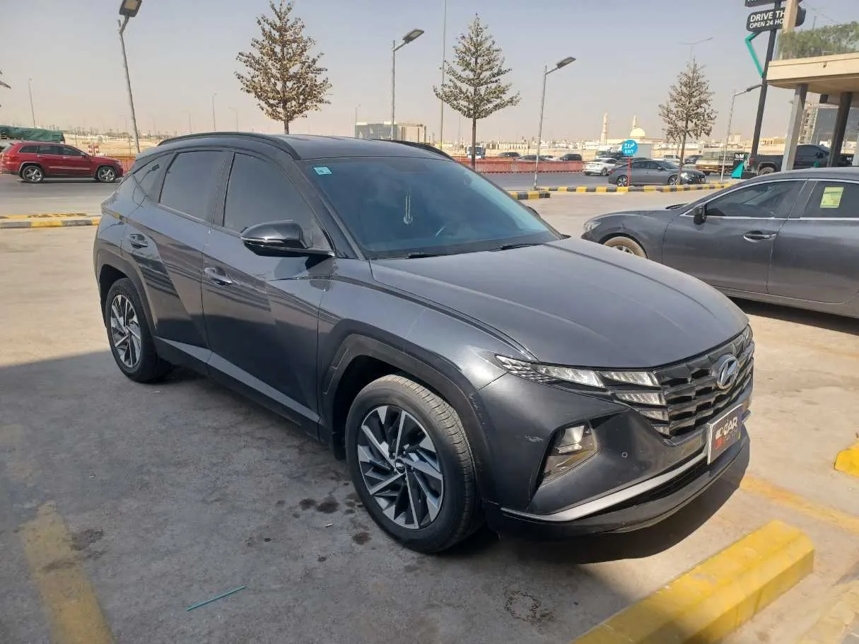 Car image 3