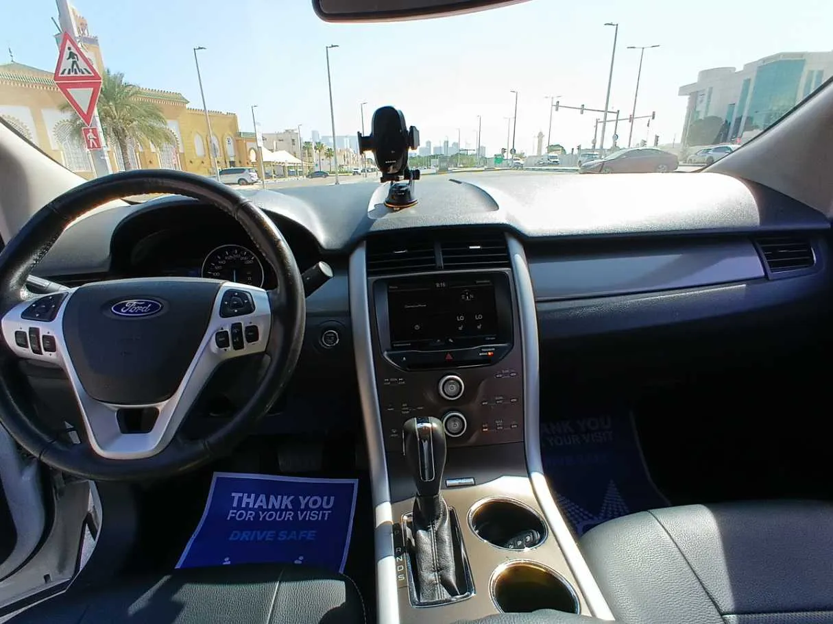 Car image 15