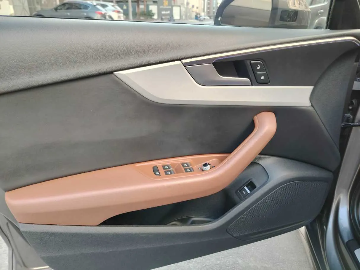 Car image 33