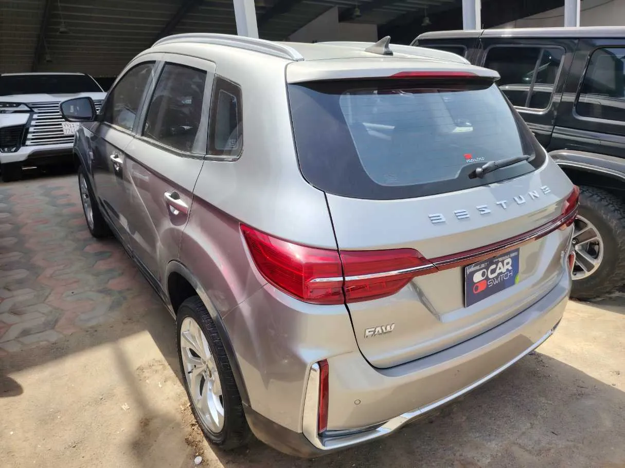 Car image 7