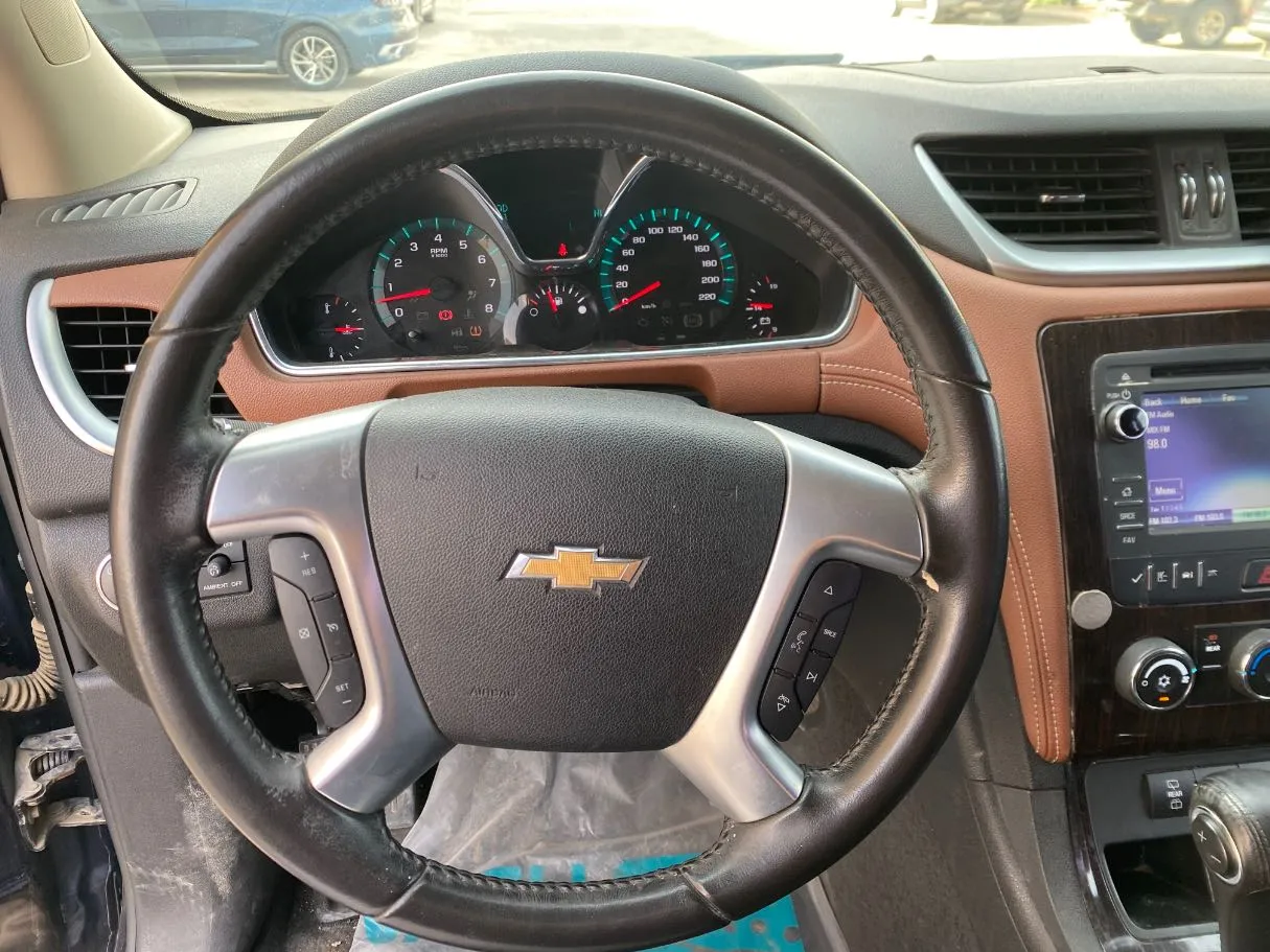 Car image 16