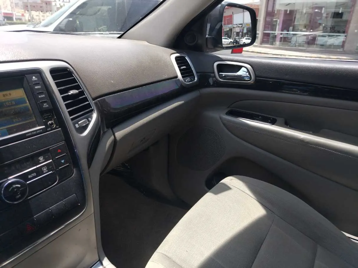 Car image 34
