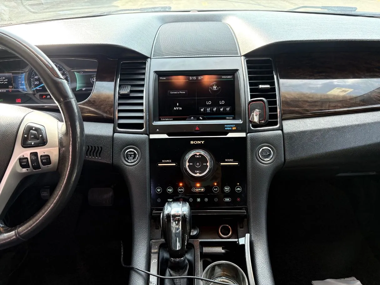 Car image 21