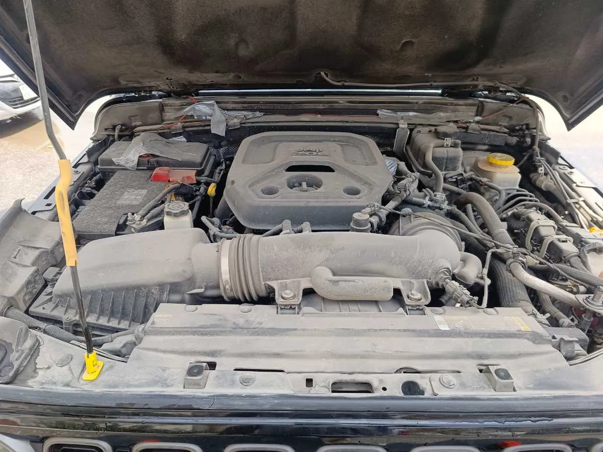 Car image 30