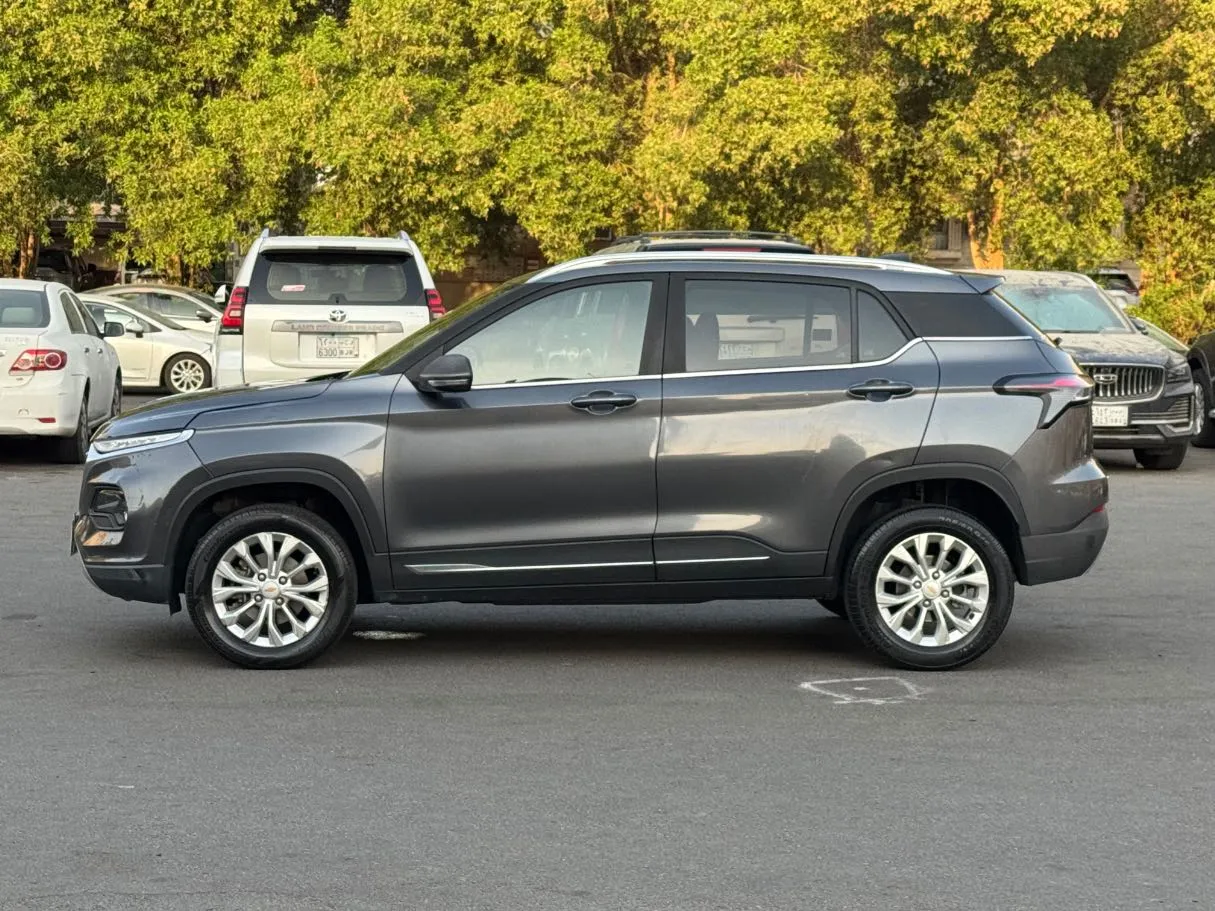 Car image 8