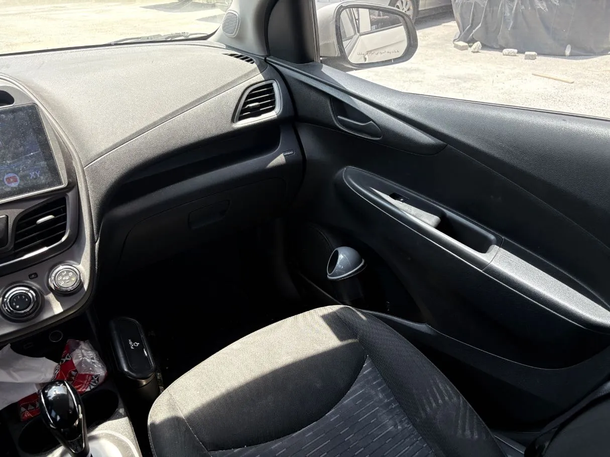 Car image 19