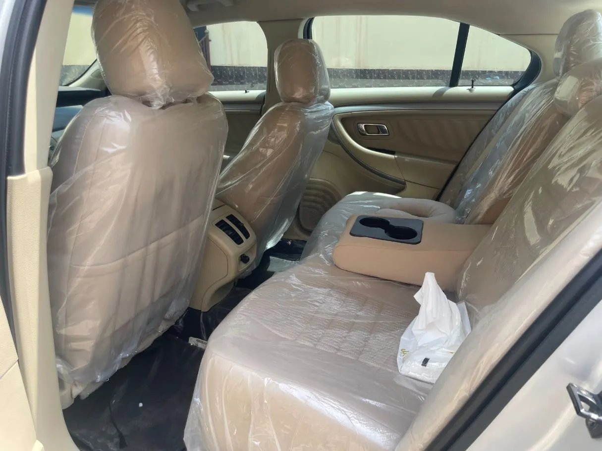 Car image 16