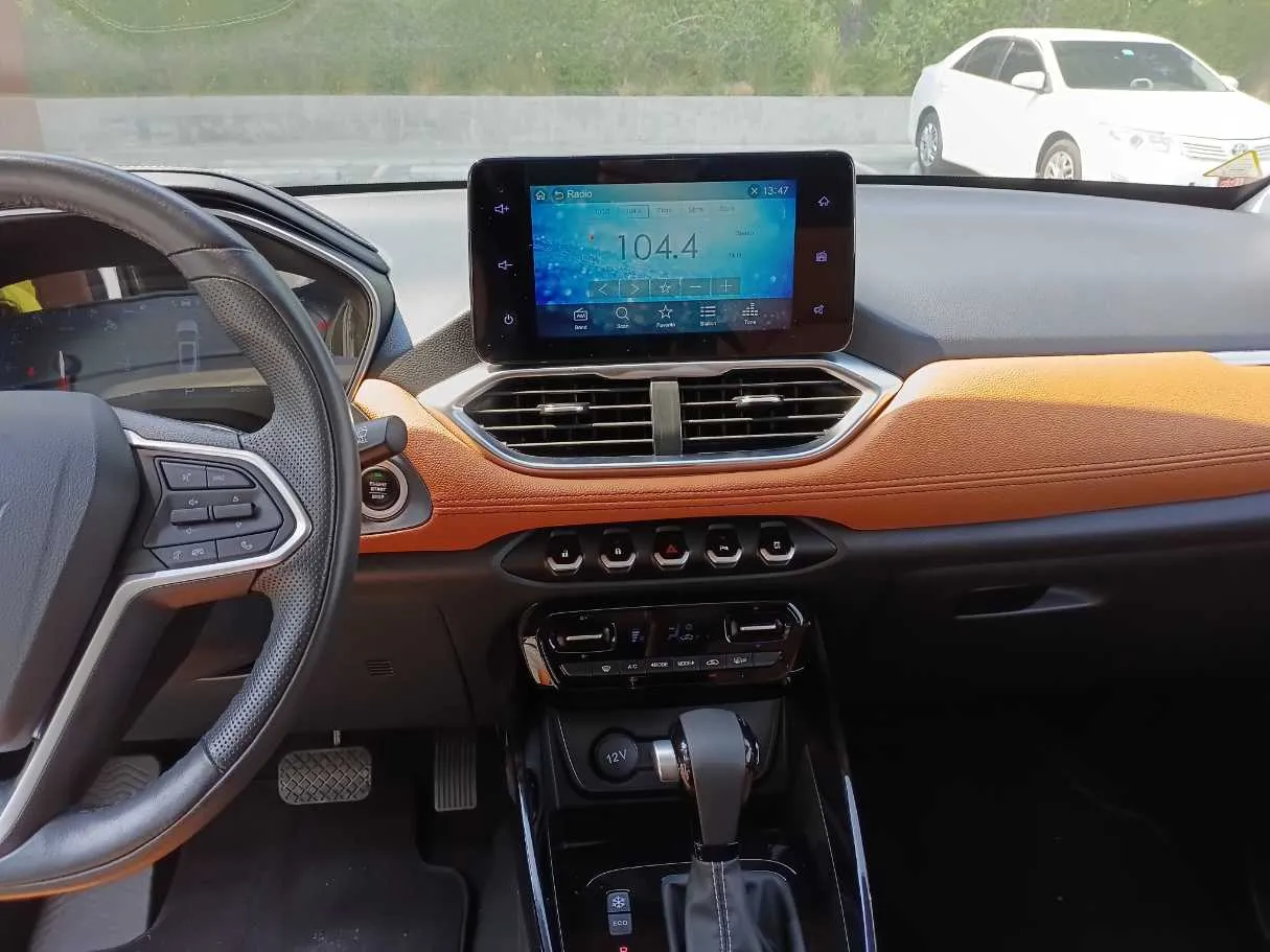 Car image 17