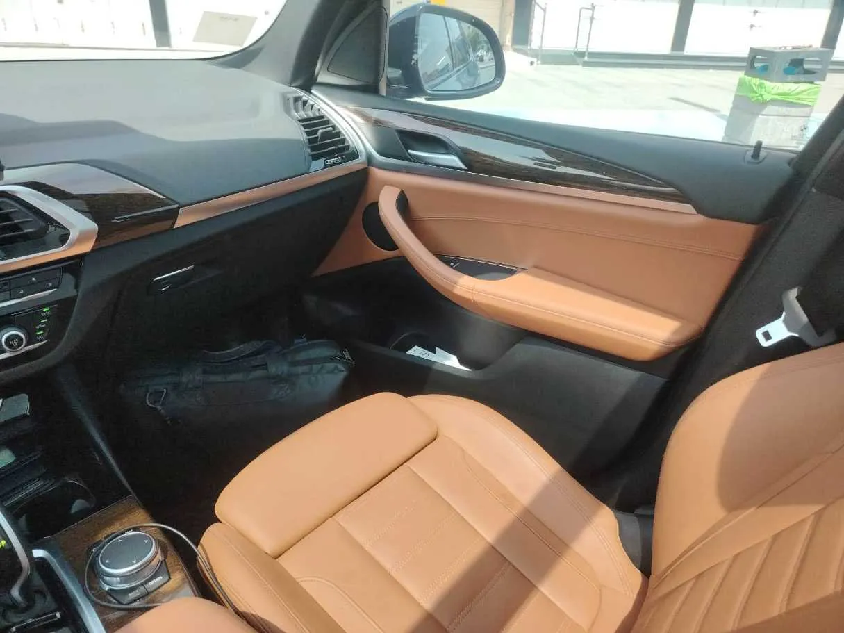 Car image 45