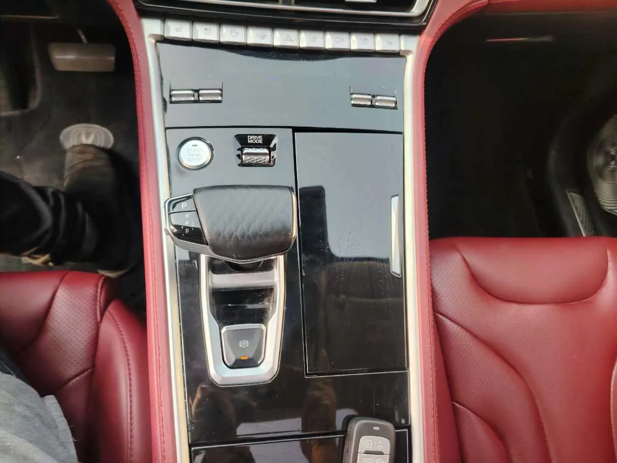 Car image 29