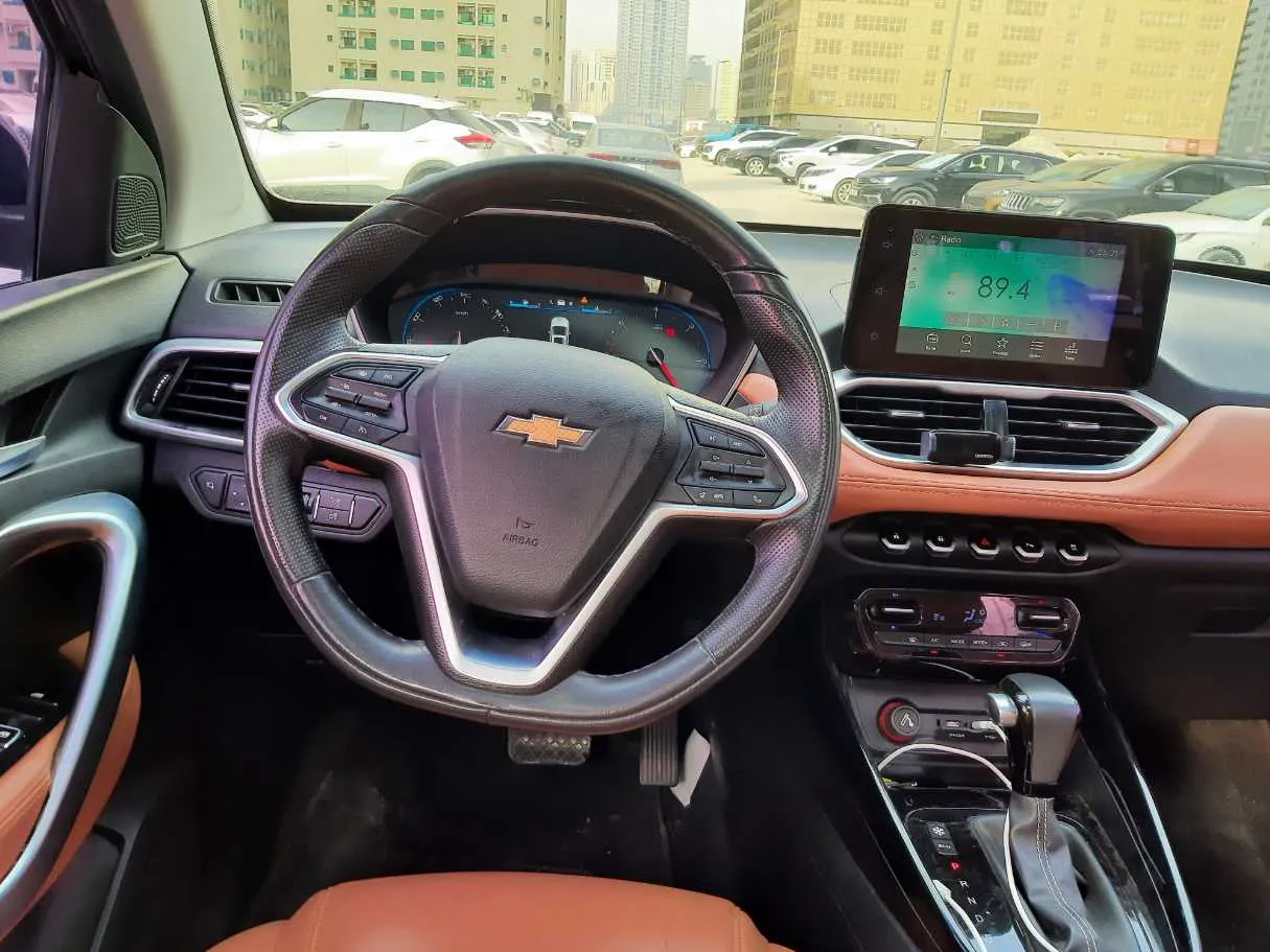 Car image 18