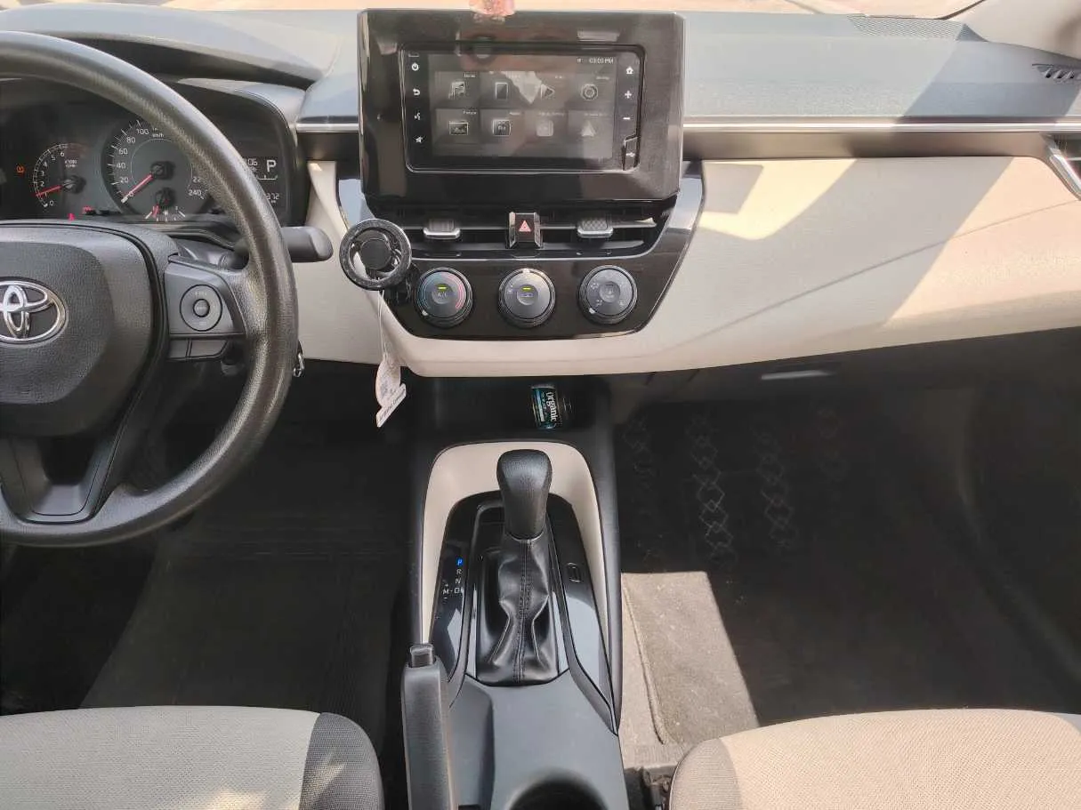 Car image 19