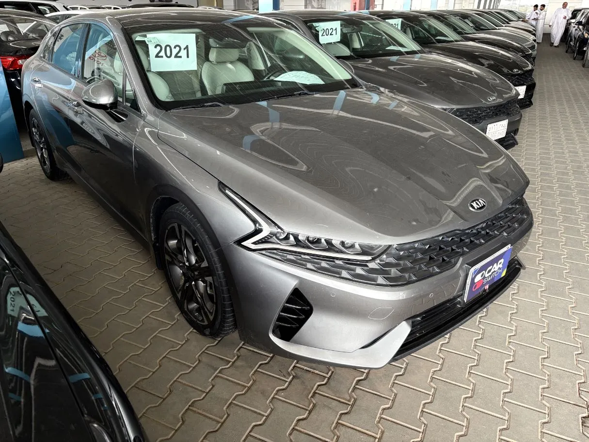Car image 2