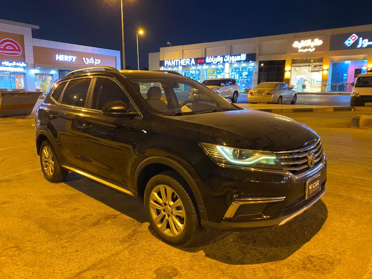 Car image 3