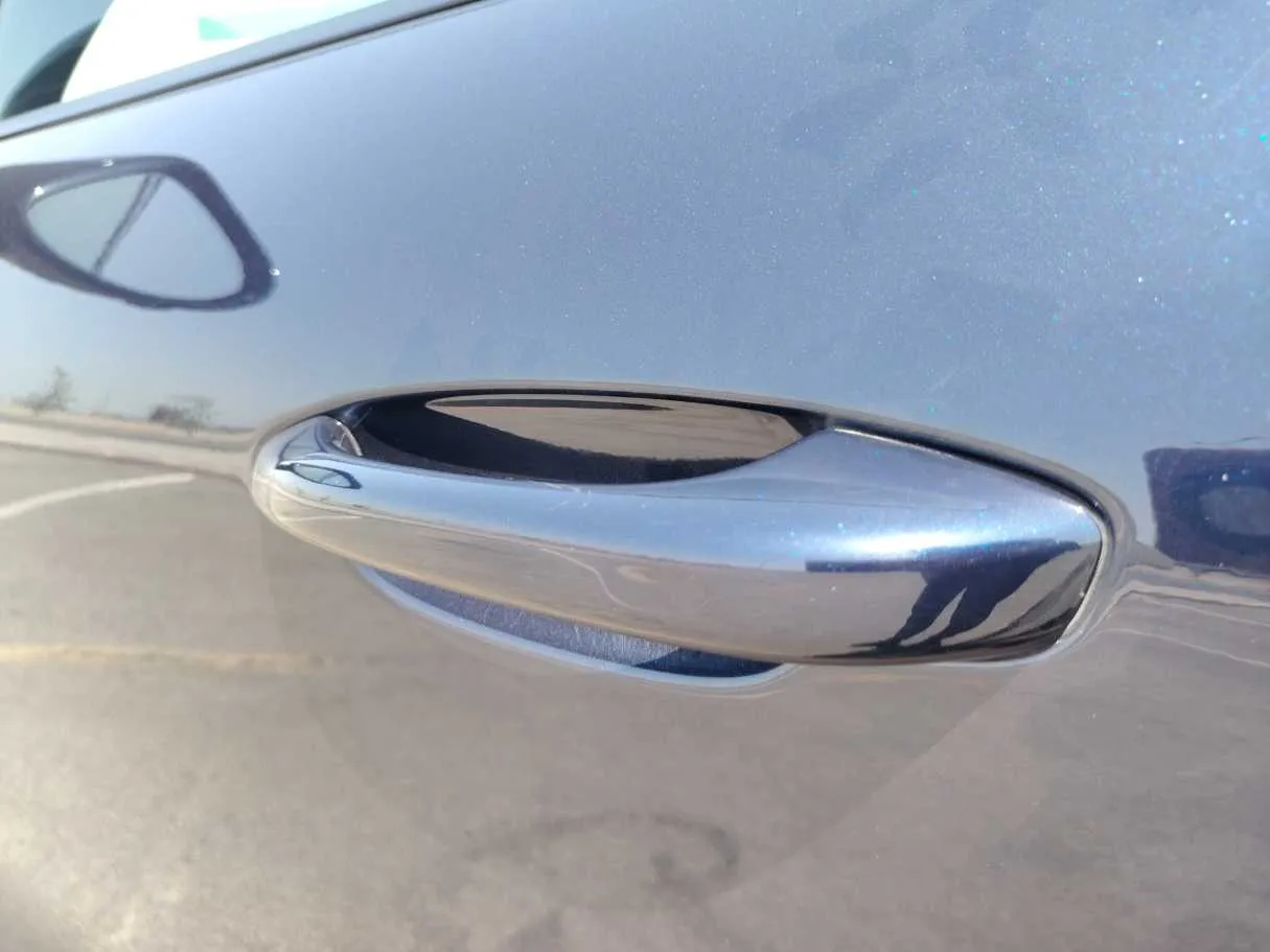 Car image 35
