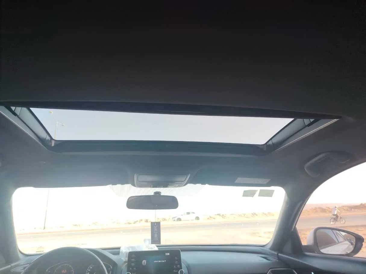 Car image 16