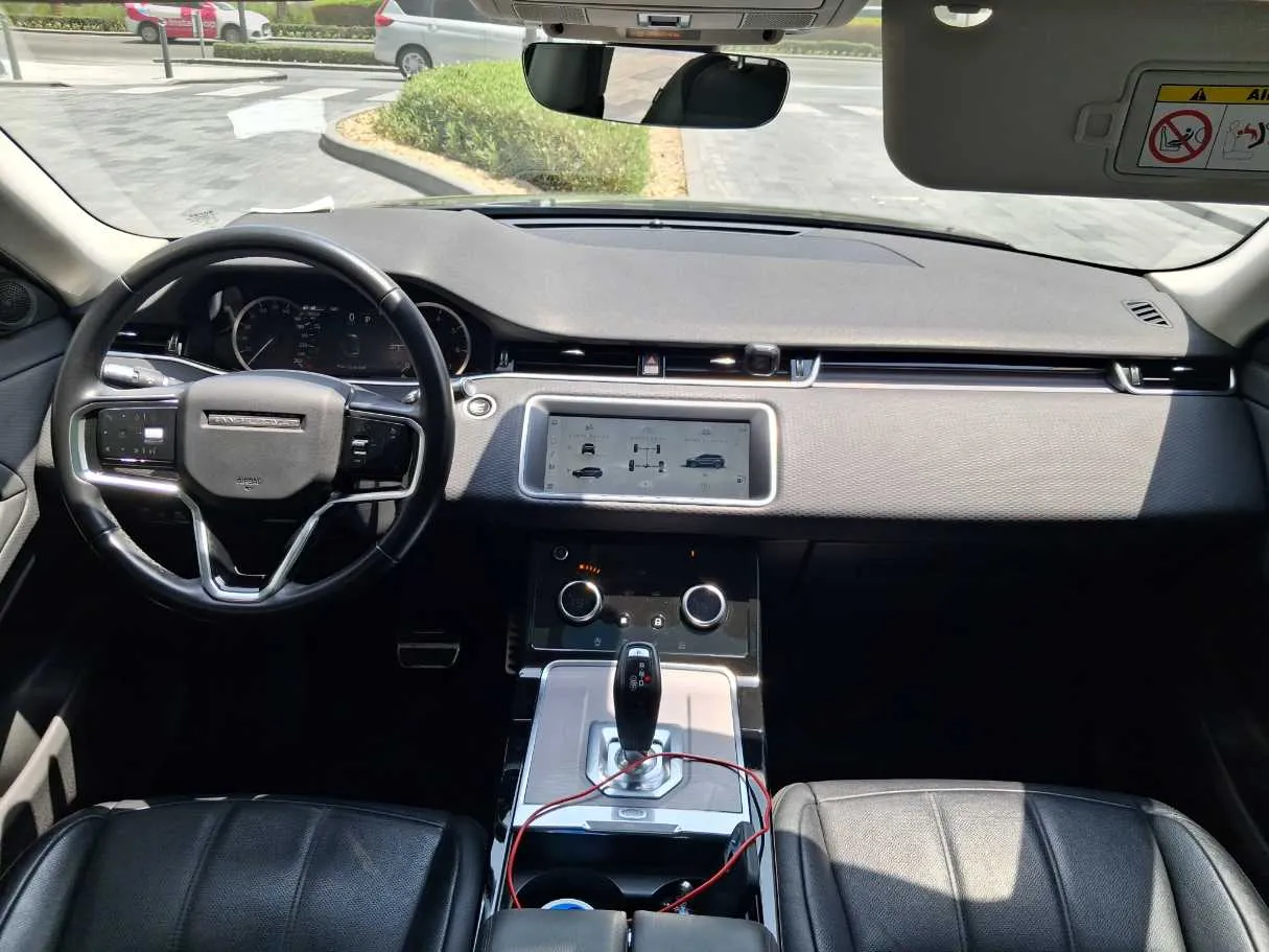 Car image 15