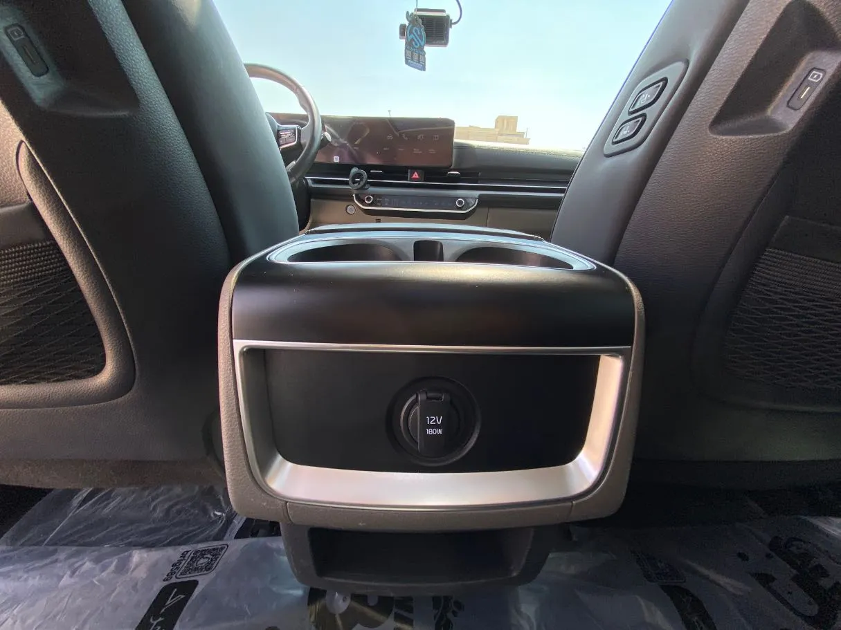 Car image 35