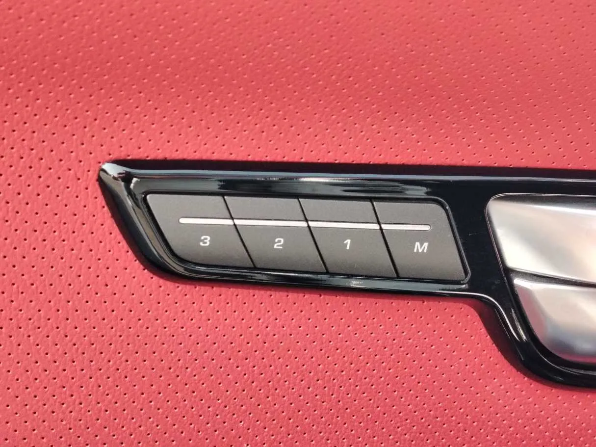 Car image 31