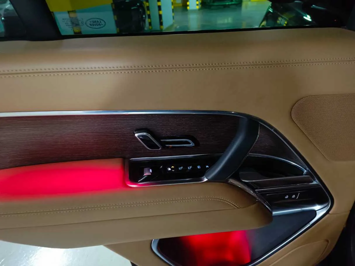 Car image 35