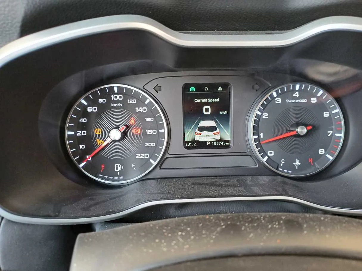 Car image 19