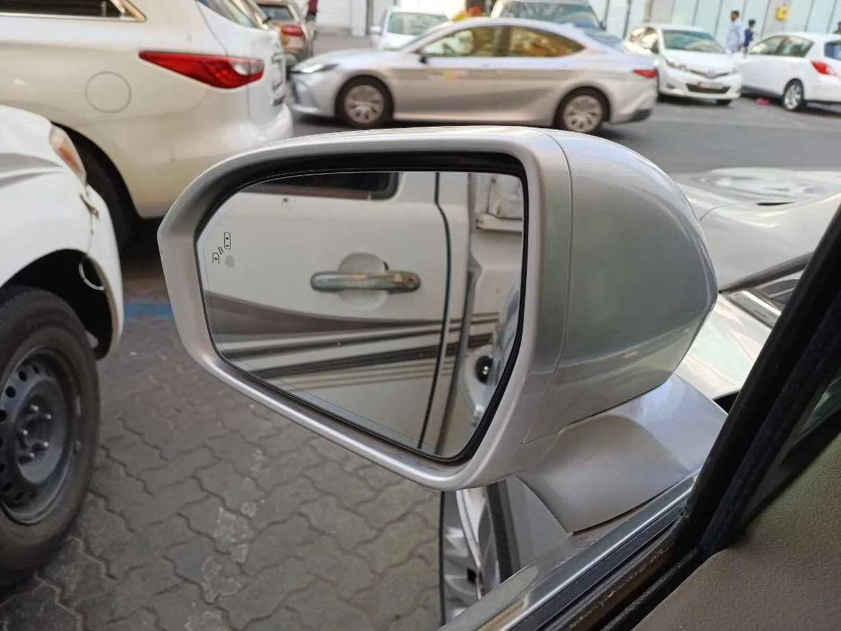 Car image 20