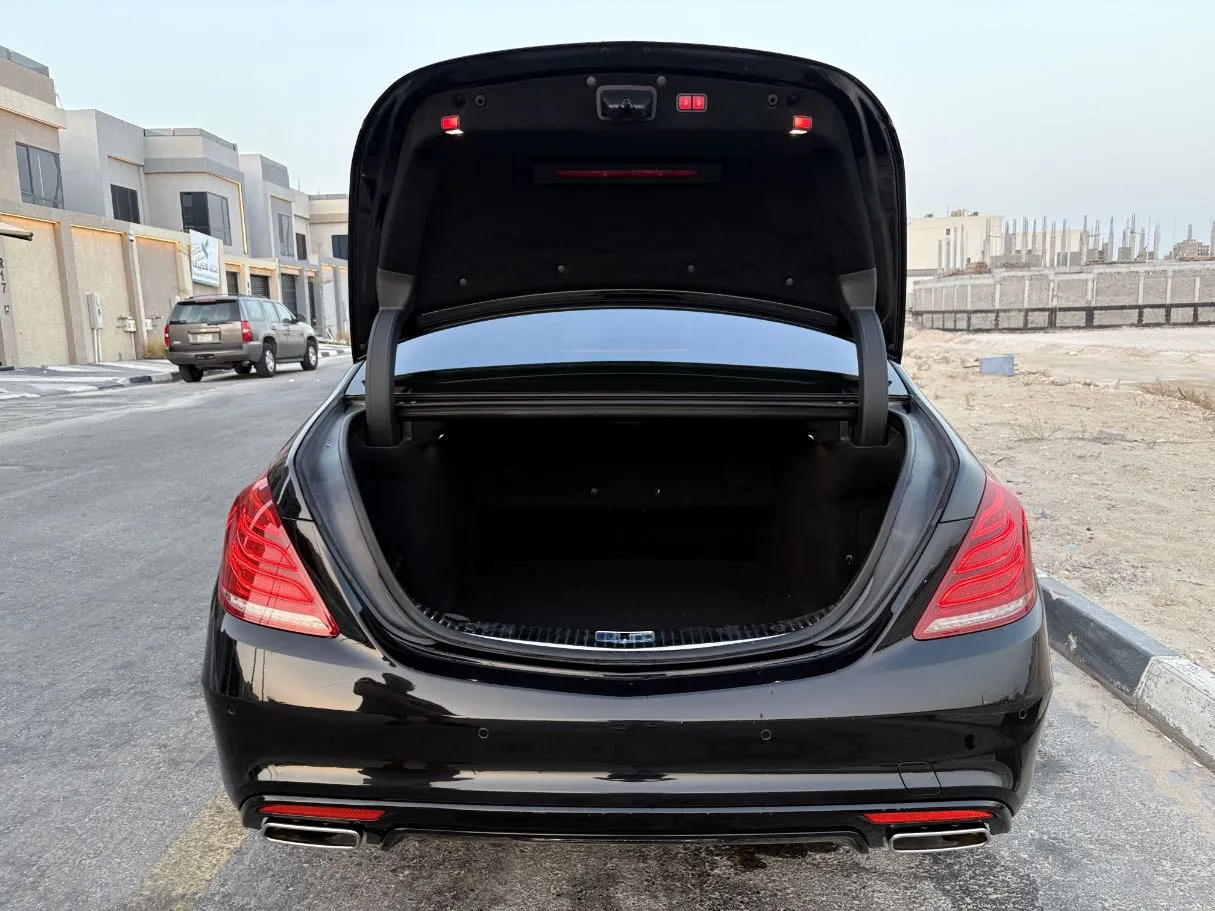 Car image 25