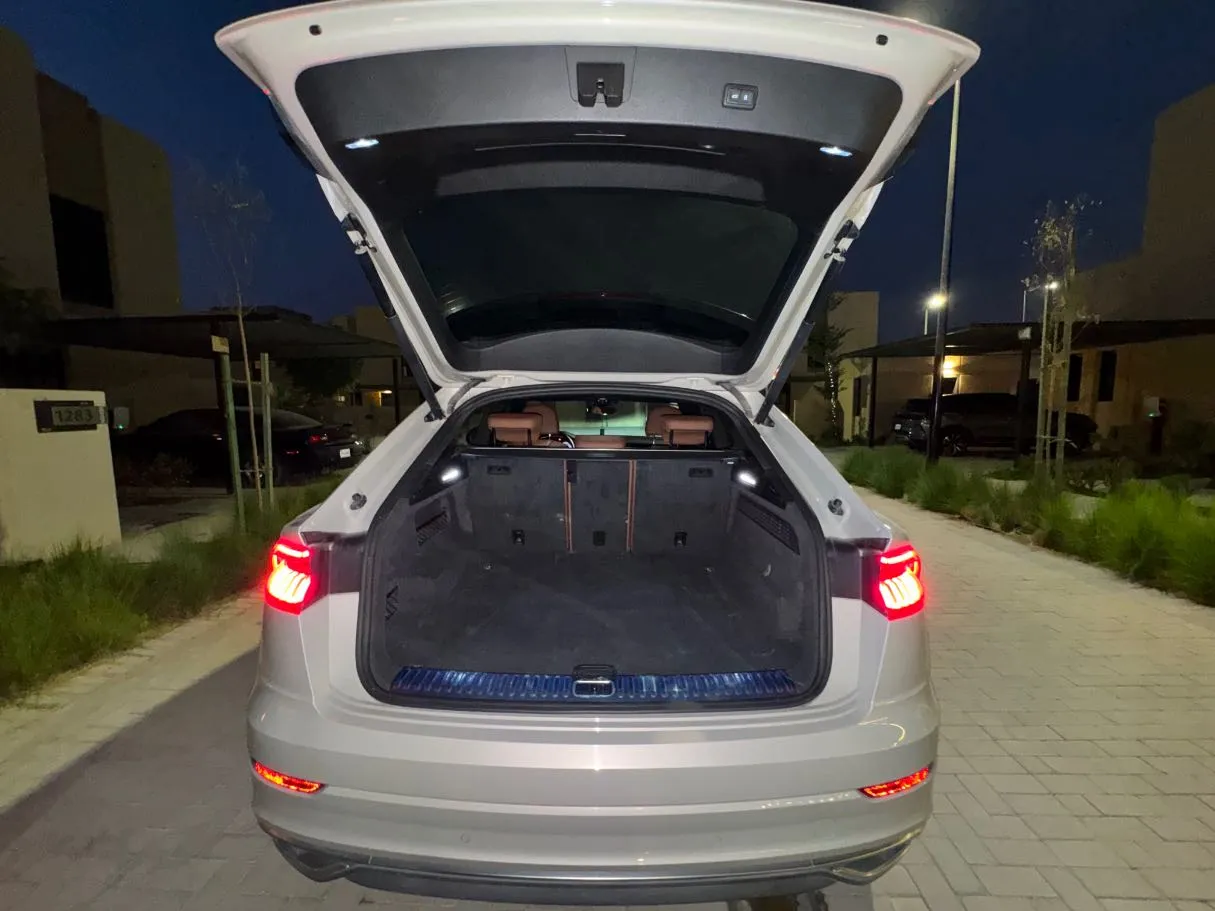 Car image 23