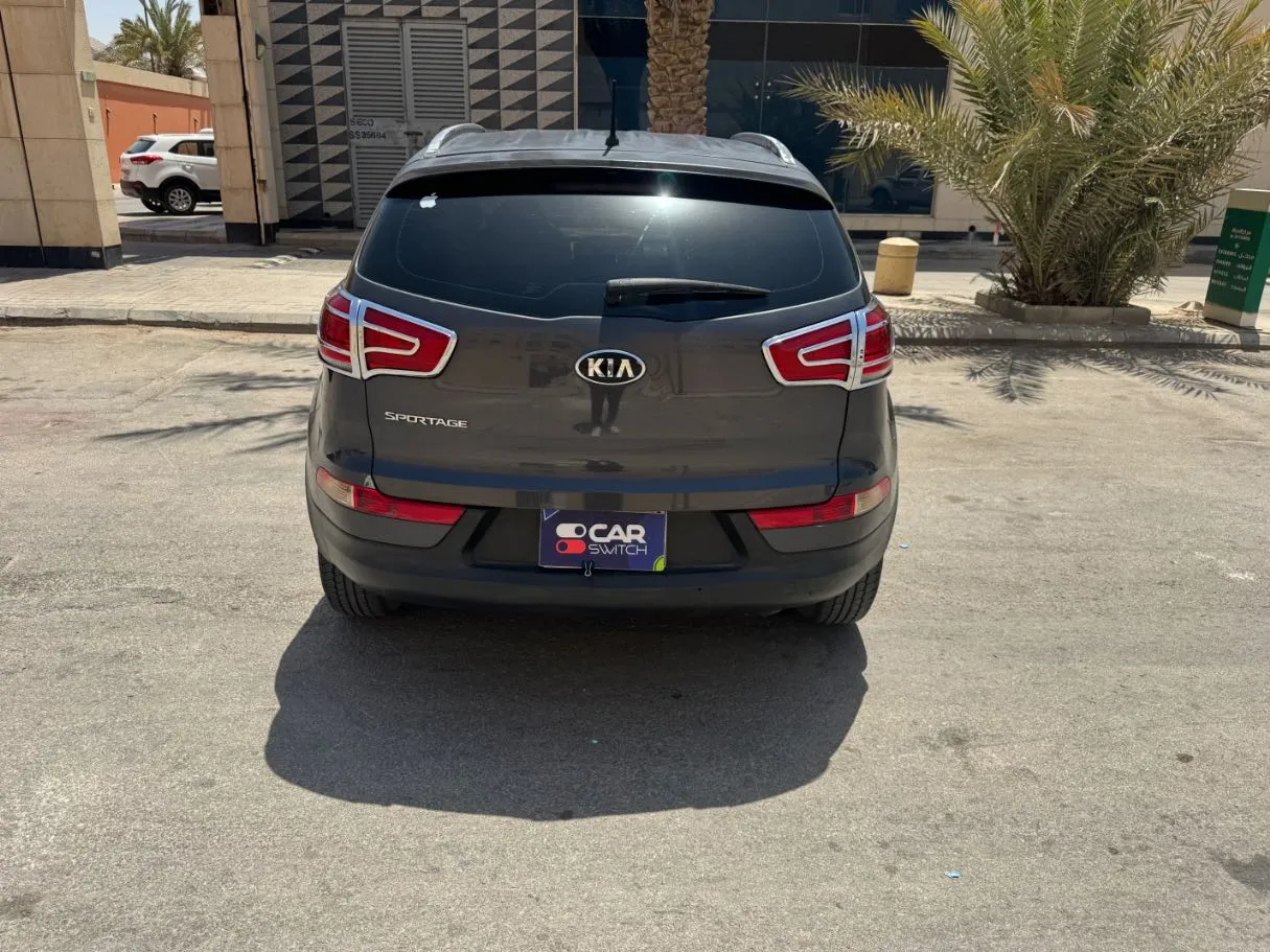 Car image 6