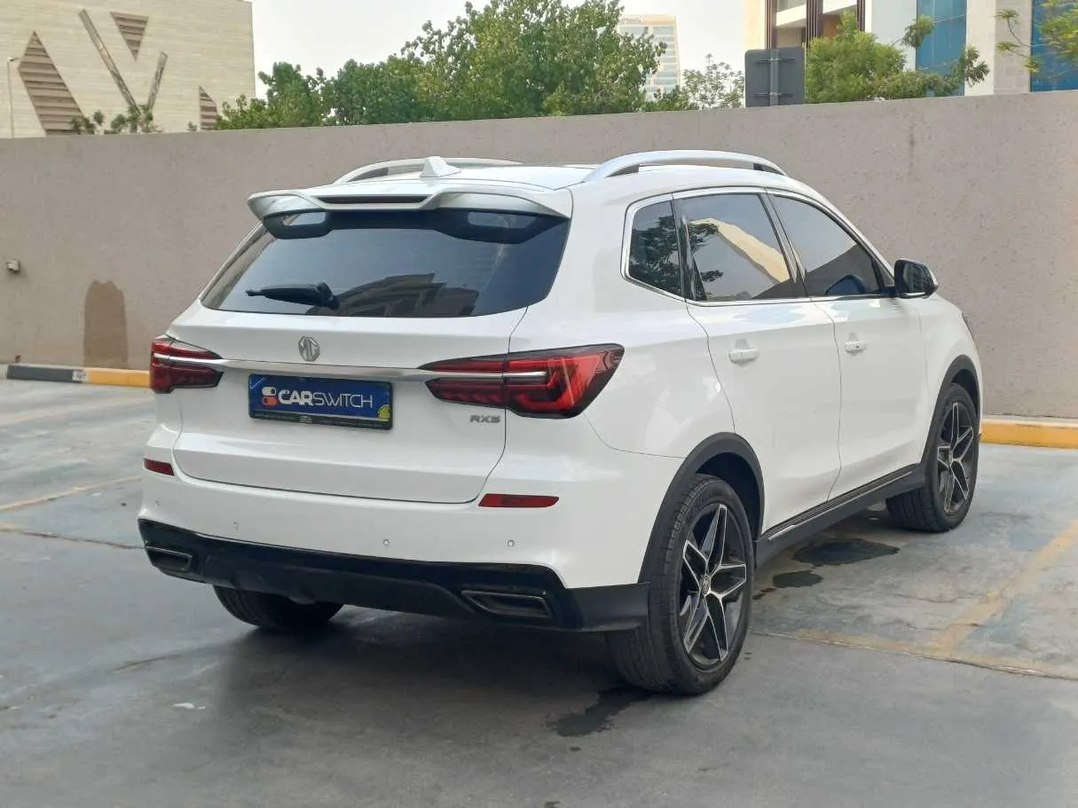 Car image 5