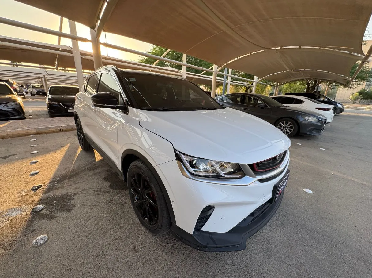 Car image 3