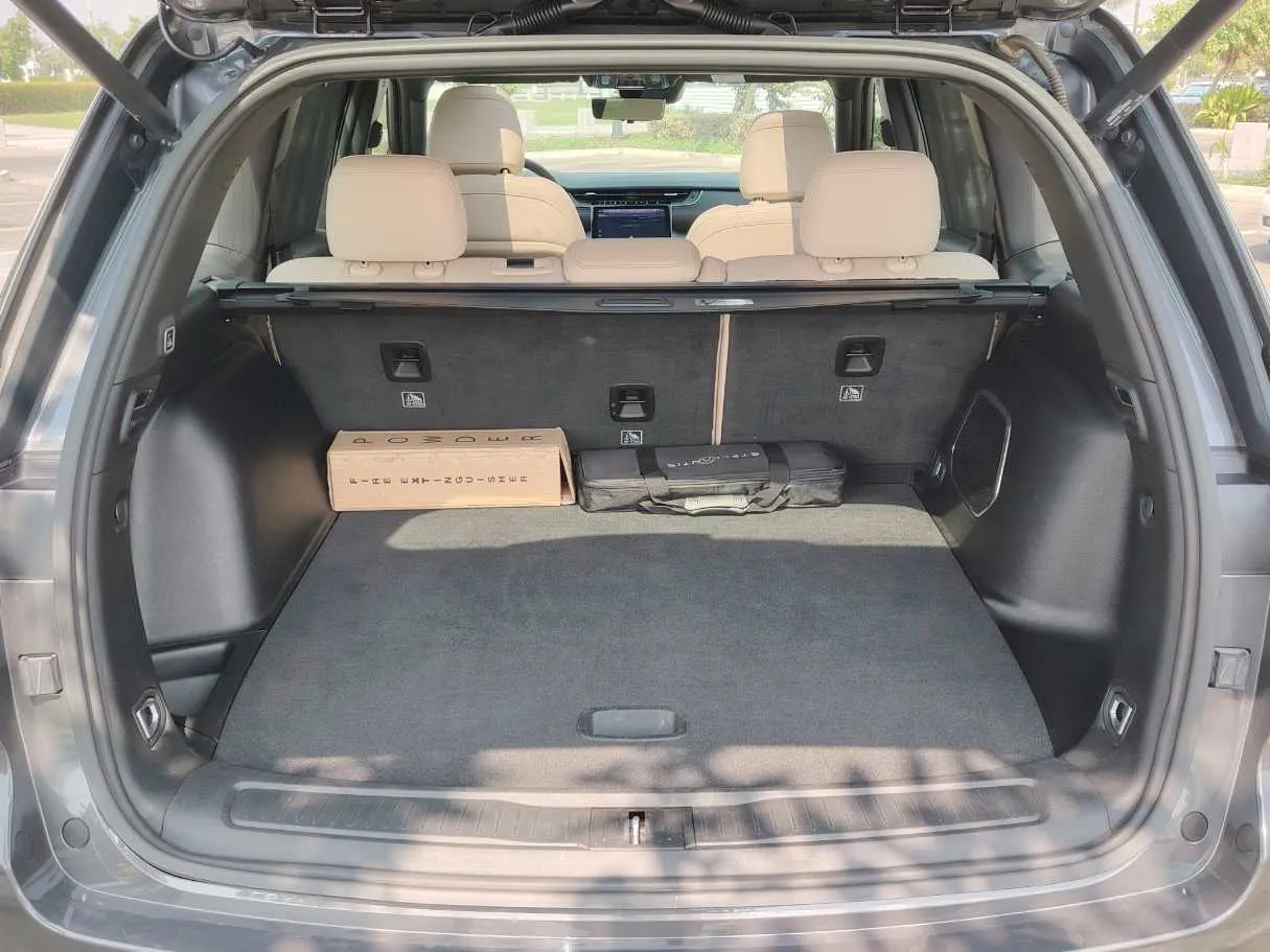 Car image 30