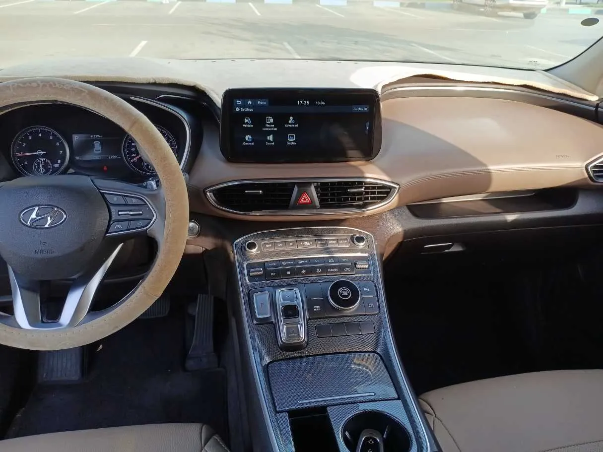 Car image 16