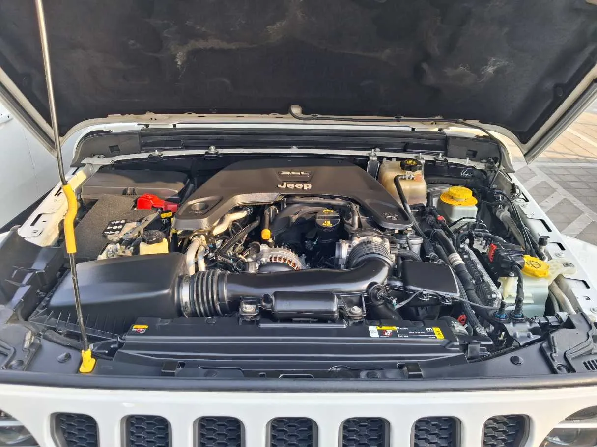 Car image 21