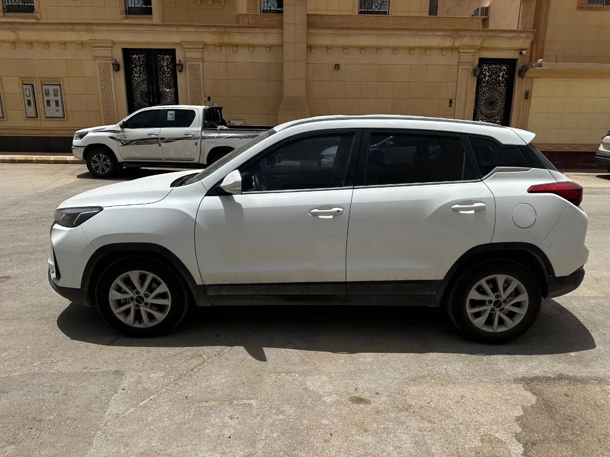 Car image 8