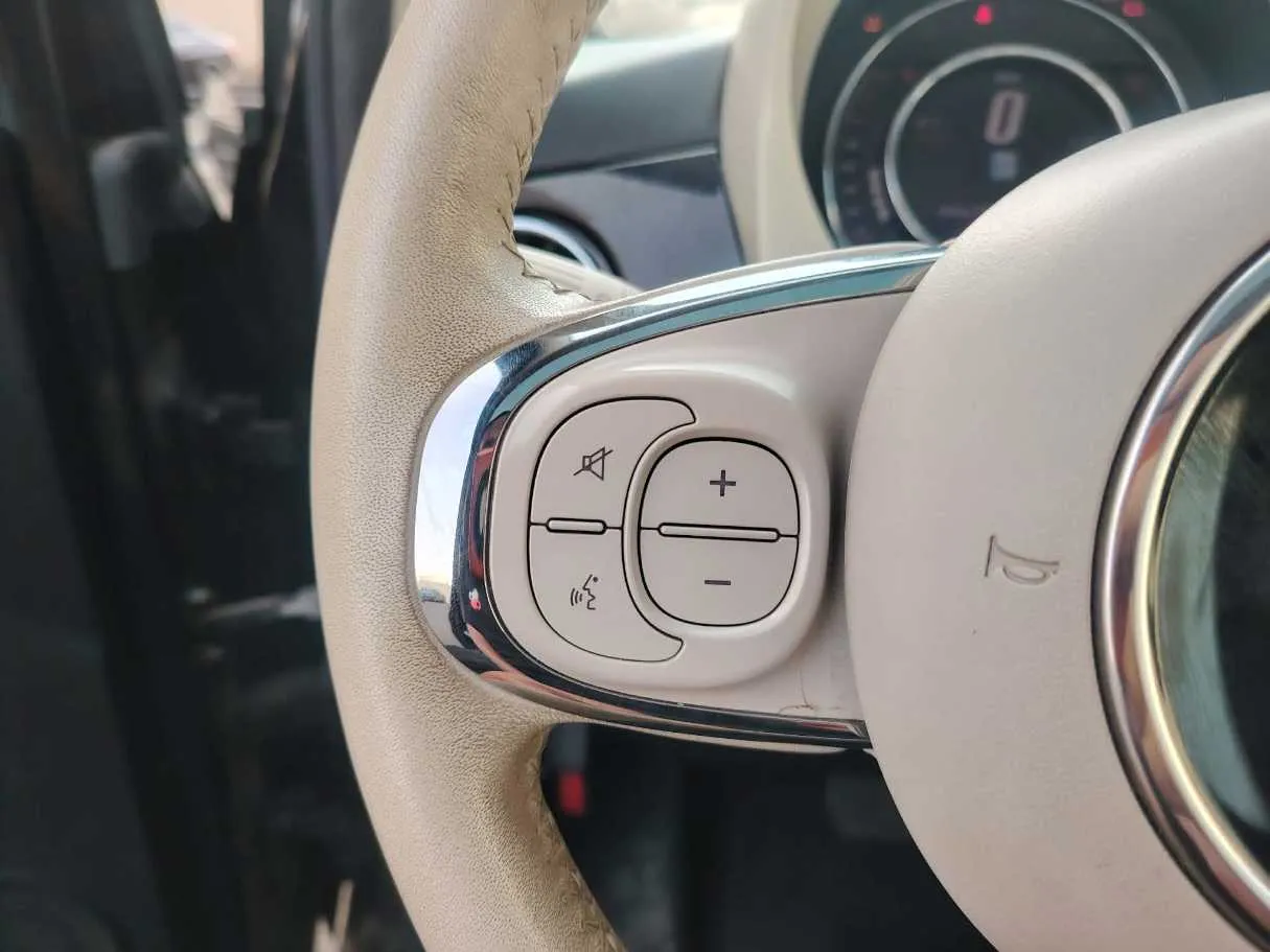 Car image 23