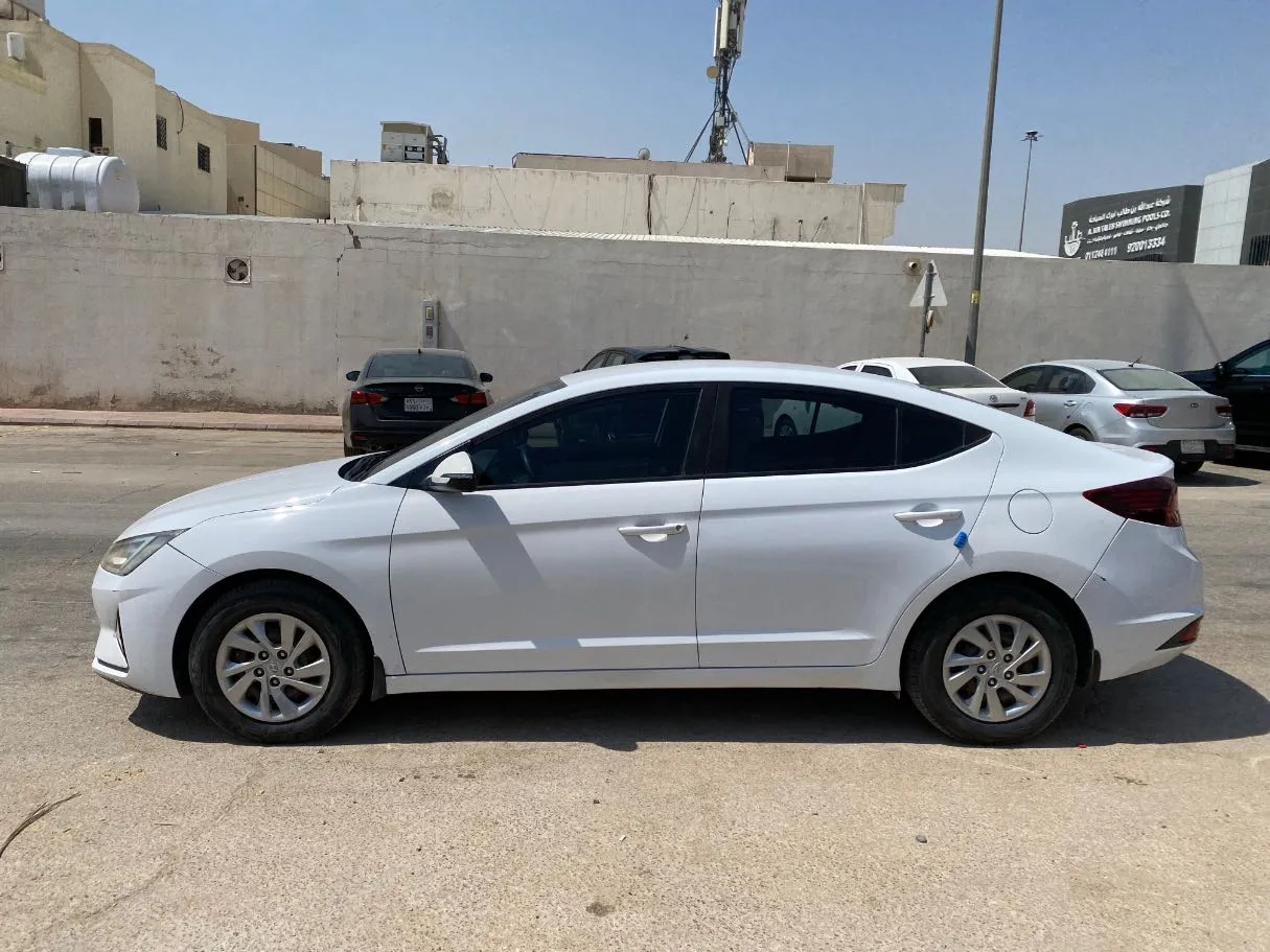 Car image 8