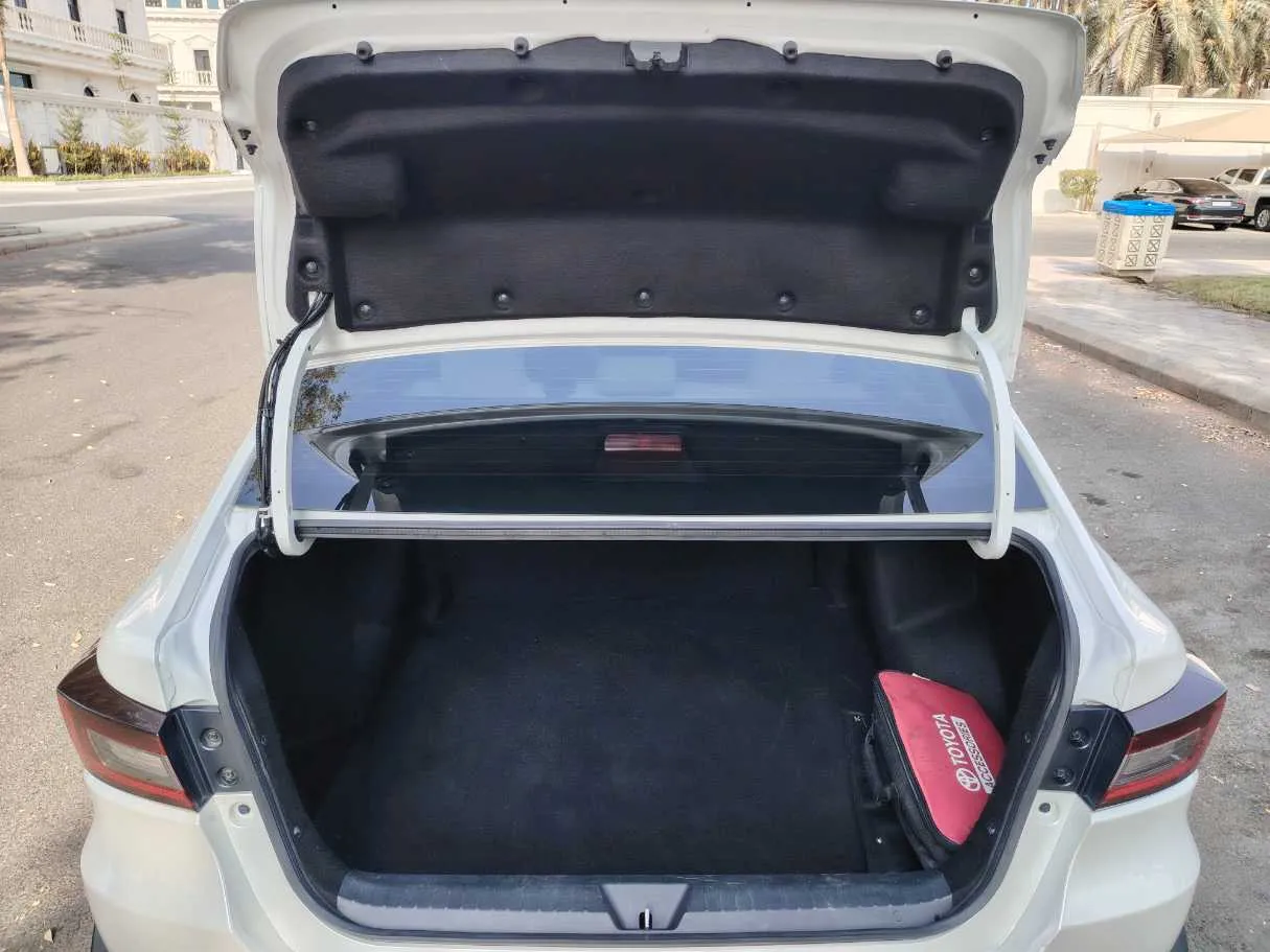 Car image 23