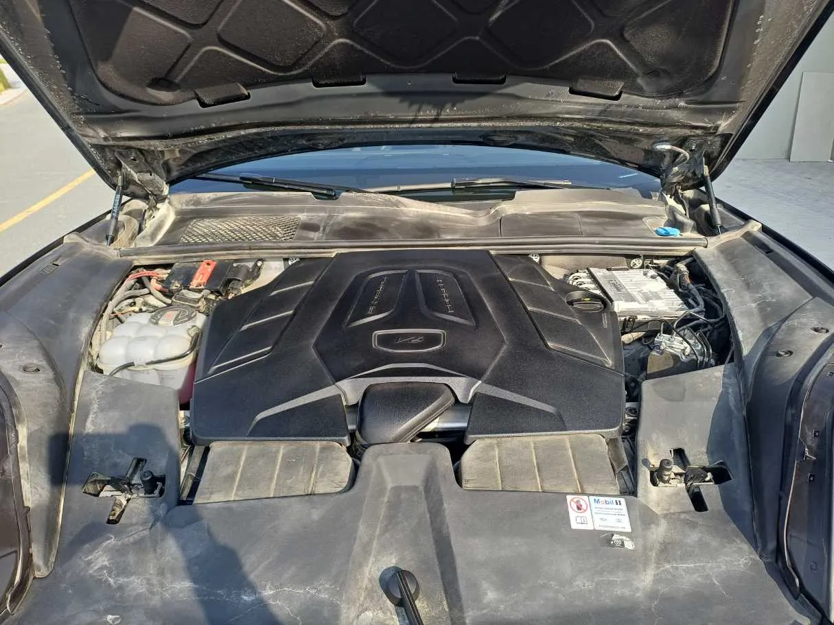 Car image 27