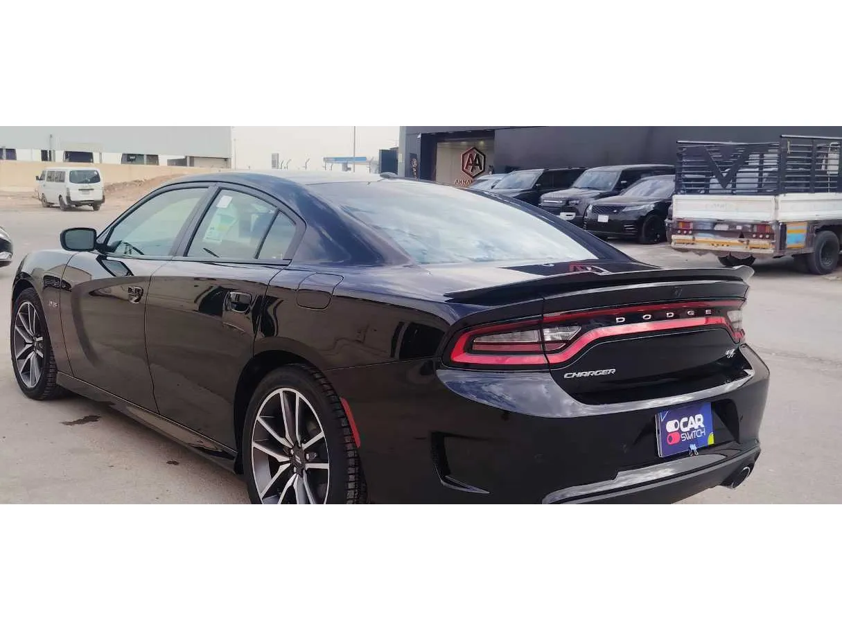 Car image 7
