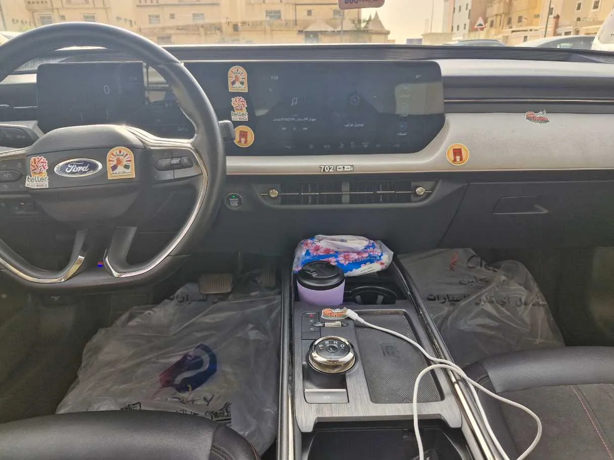Car image 17