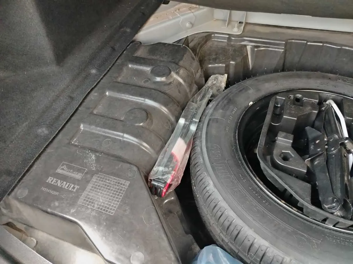 Car image 40