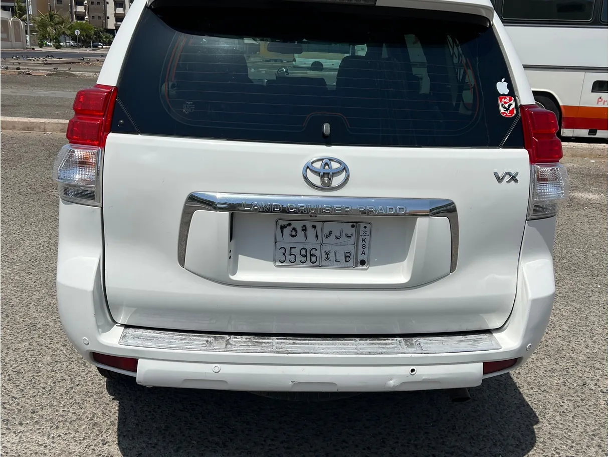 Car image 4